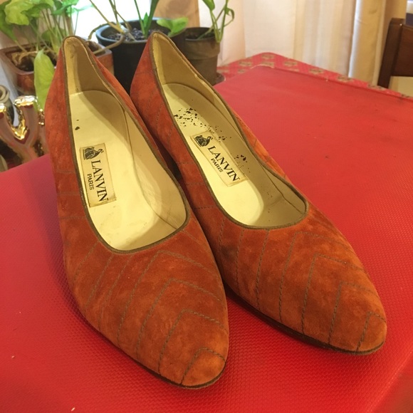 Lanvin Shoes - GORGEOUS LANVIN VINTAGE SUEDE HEELS